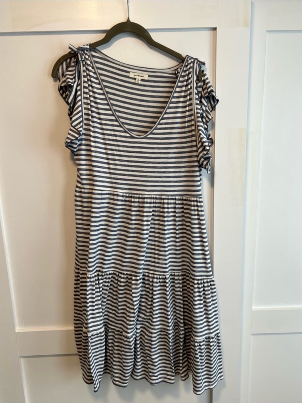 Max Studio Navy & White Striped Sleeveless Knit Top